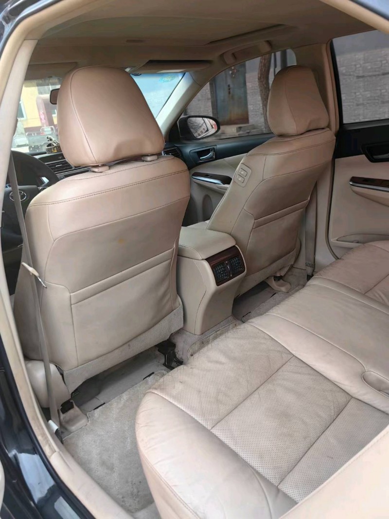 保定12年丰田凯美瑞8