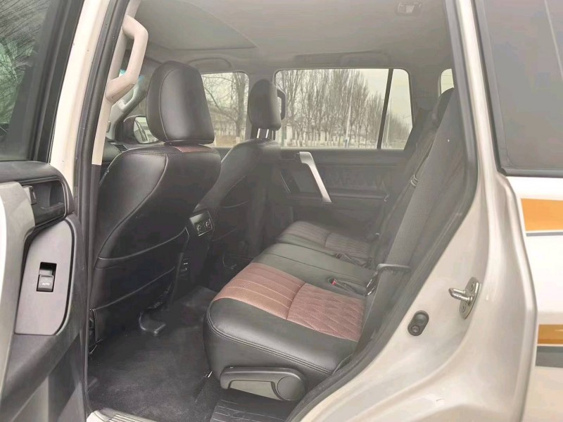 保定19年丰田普拉多7