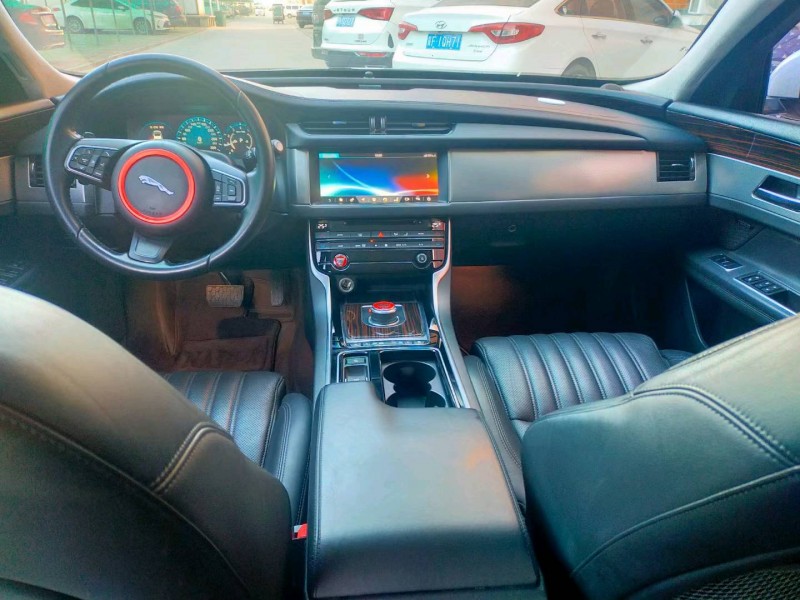 保定17年捷豹XFL5