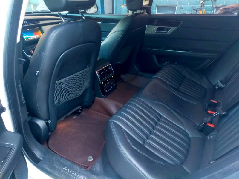 保定17年捷豹XFL7