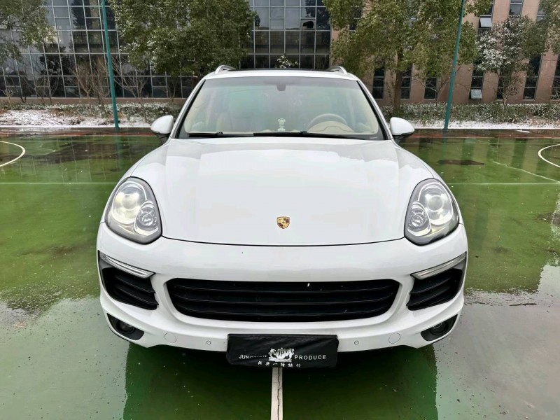 襄陽15年保時捷卡宴1