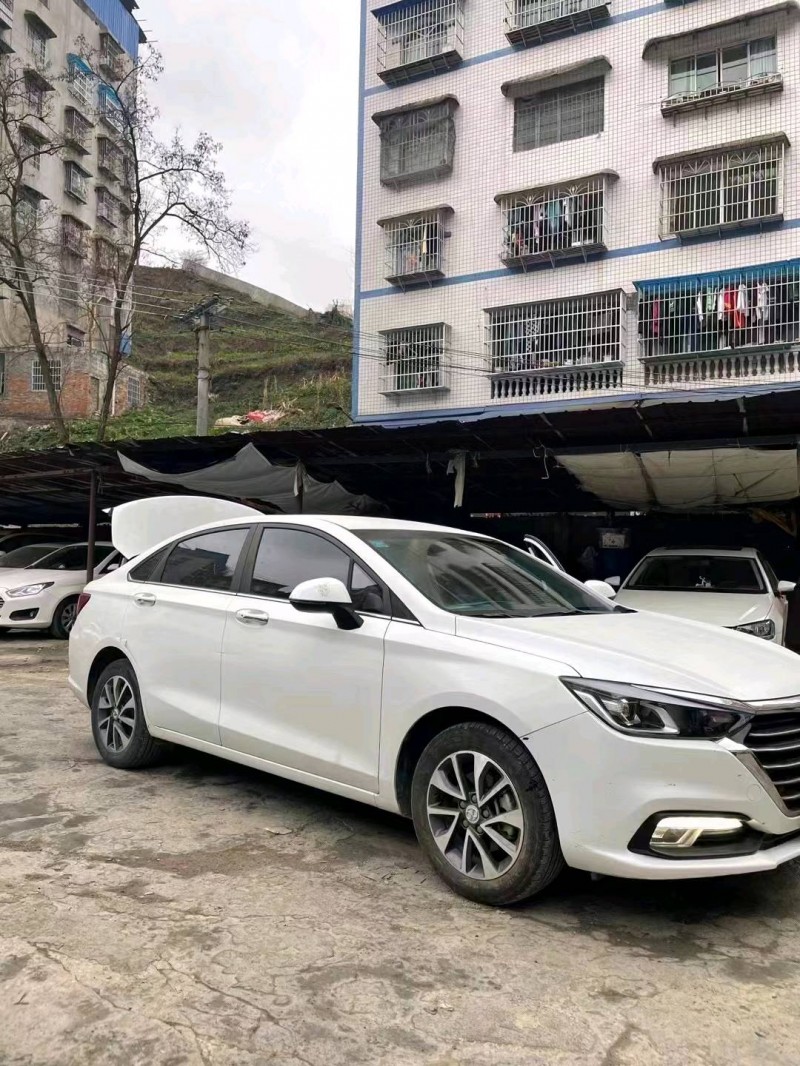 安順20年北汽紳寶D502