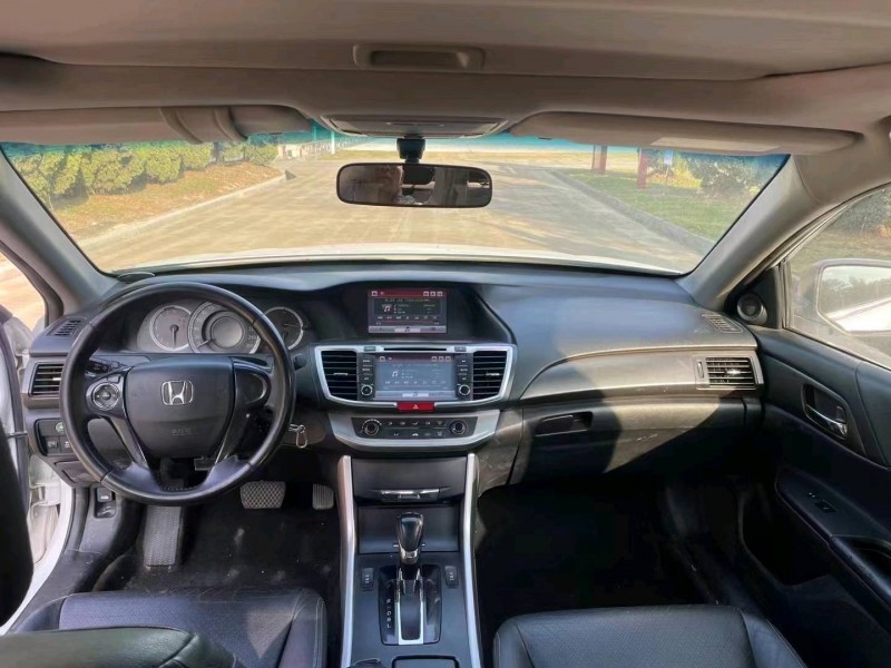 珠海15年本田雅阁5