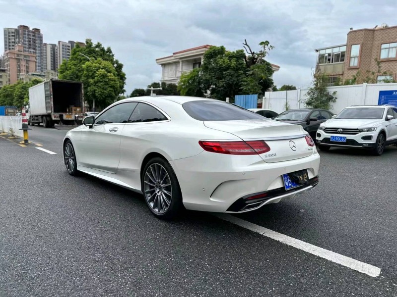 广州18年奔驰S8