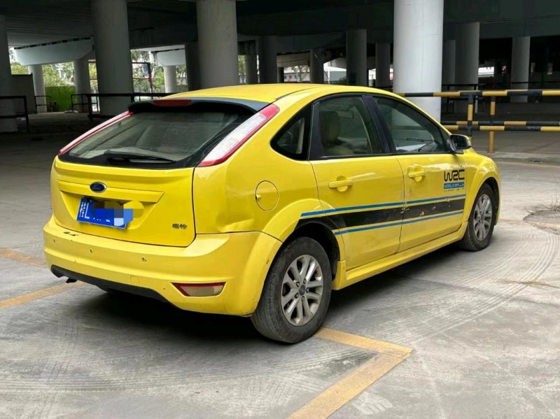 广州12年福特福克斯7