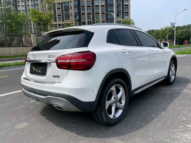 苏州18年奔驰GLA9