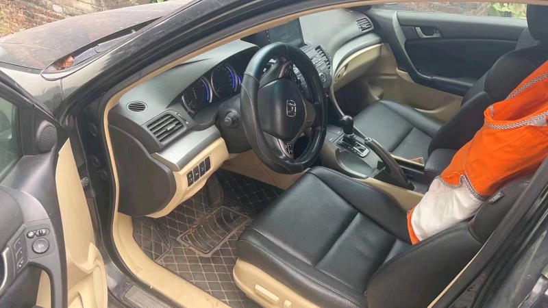 苏州10年本田思铂睿6