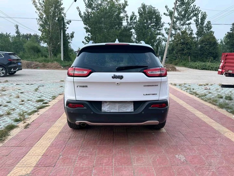 徐州17年Jeep自由光9