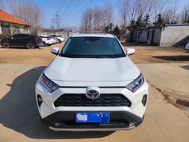 枣庄22年丰田RAV4荣放1