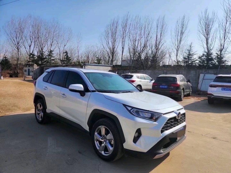 枣庄22年丰田RAV4荣放2
