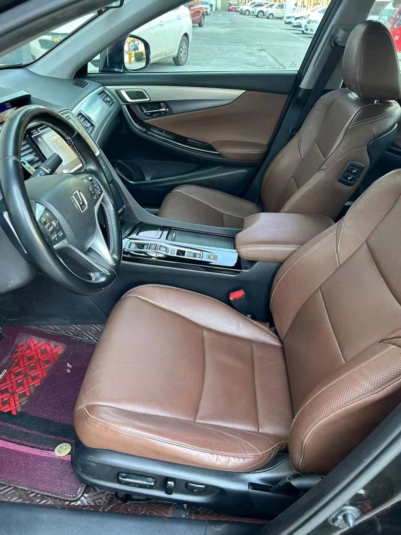 临沂17年本田思铂睿4
