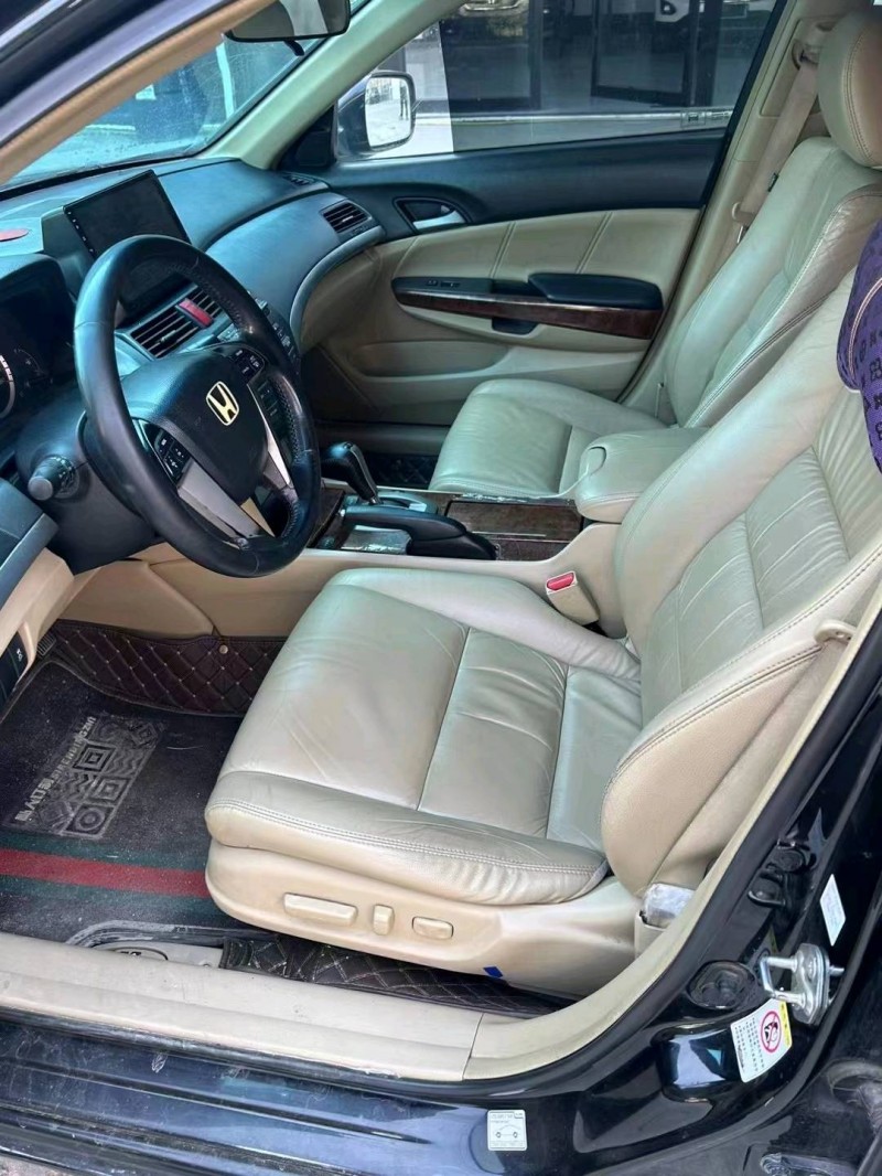 临沂11年本田雅阁4