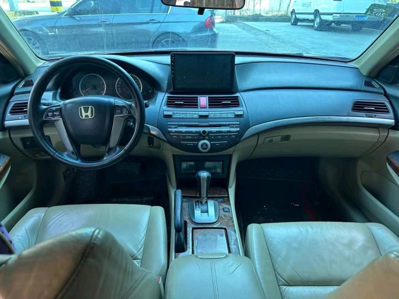 临沂11年本田雅阁5