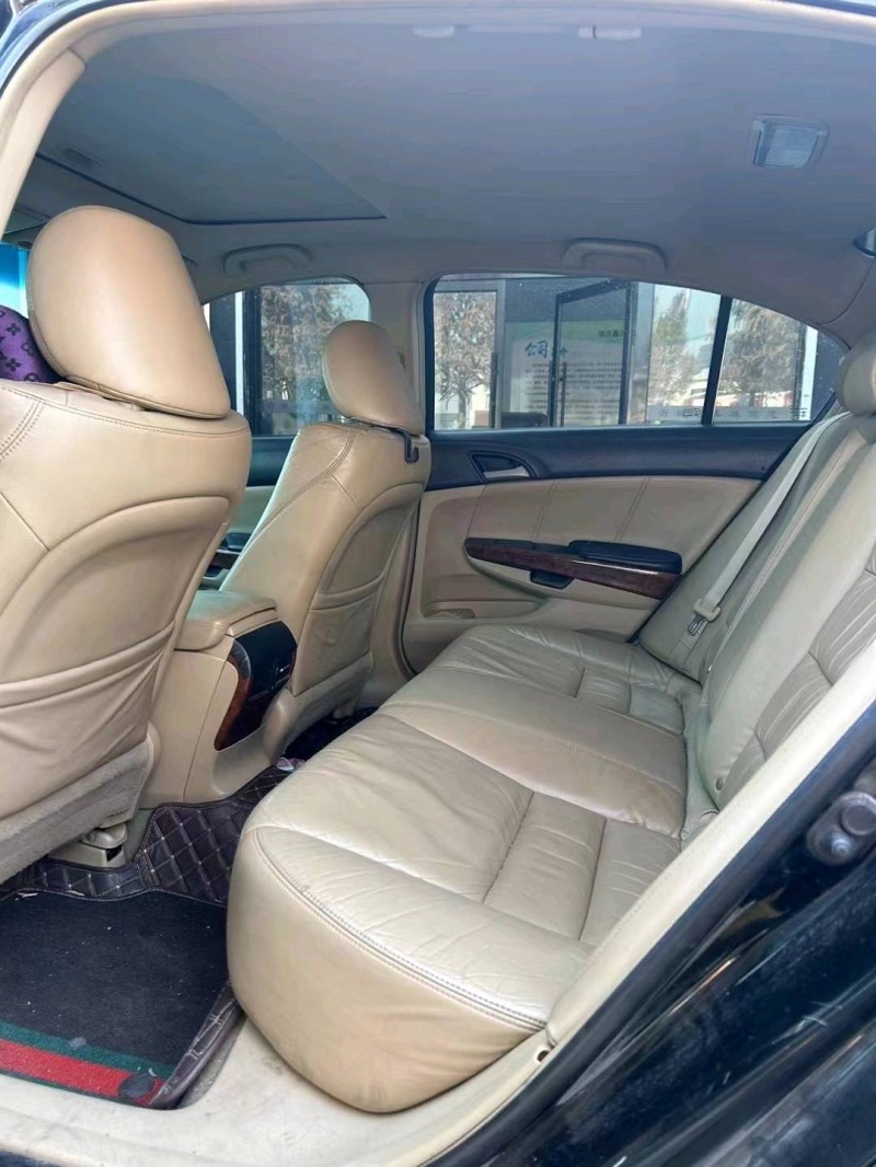 临沂11年本田雅阁6