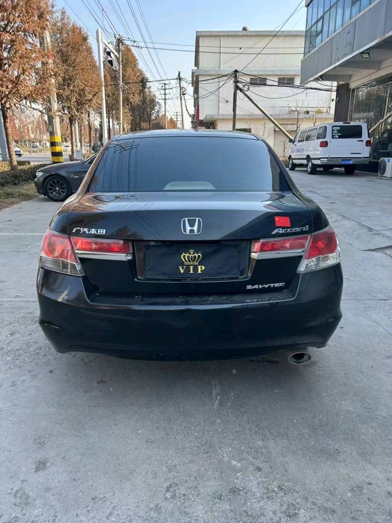 临沂11年本田雅阁9