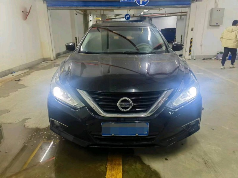 宜昌17年日產天籟1