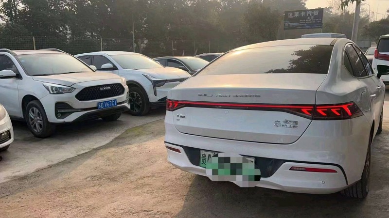 重庆23年比亚迪秦3