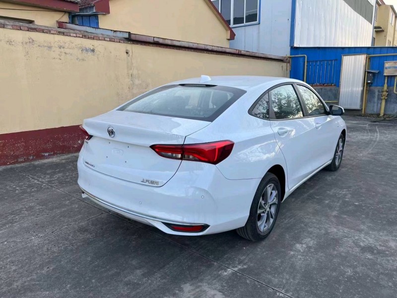 东营23年别克威朗4