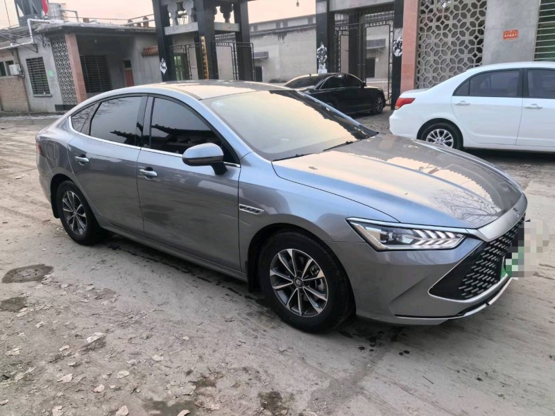 保定23年比亚迪秦2