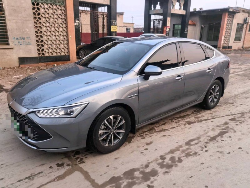 保定23年比亚迪秦3