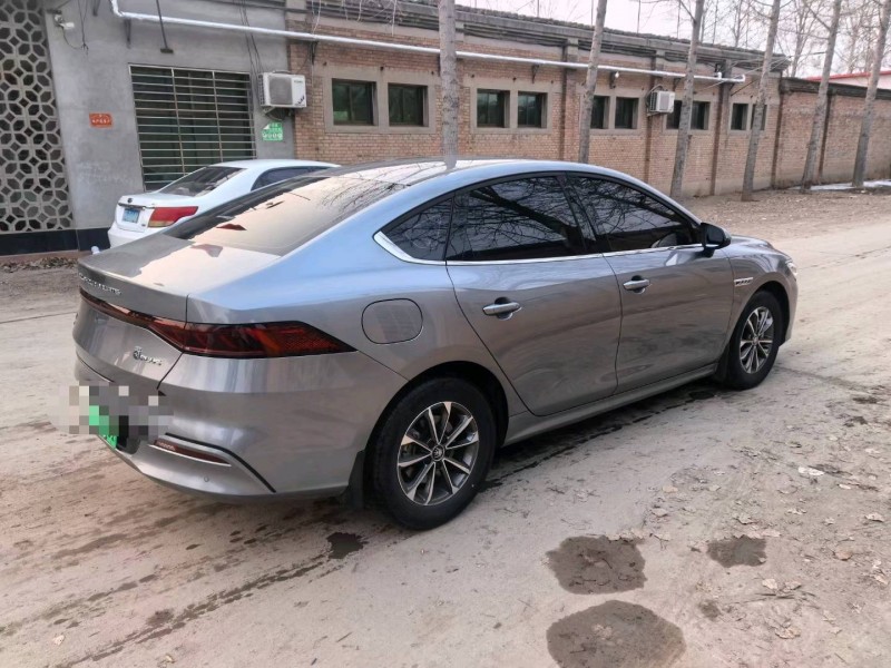 保定23年比亚迪秦5