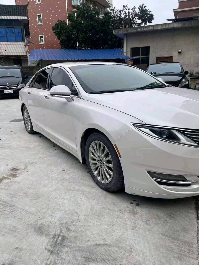 安順15年林肯MKZ3