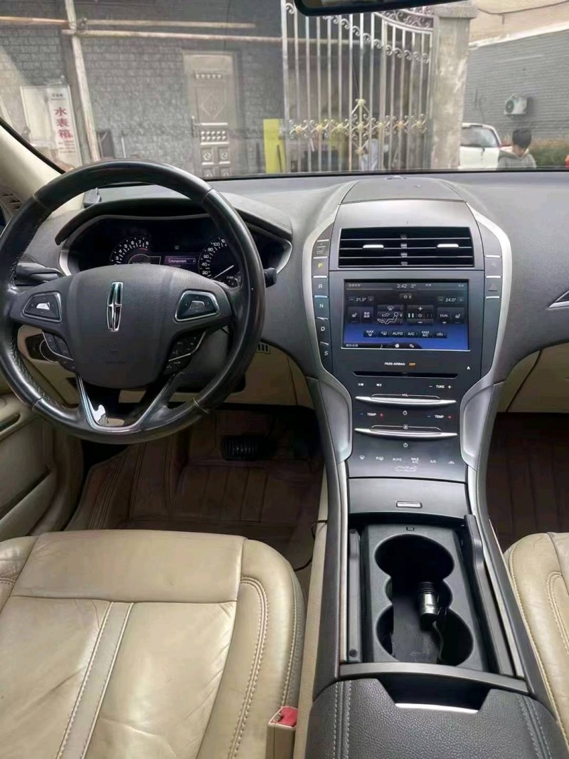 安順15年林肯MKZ4