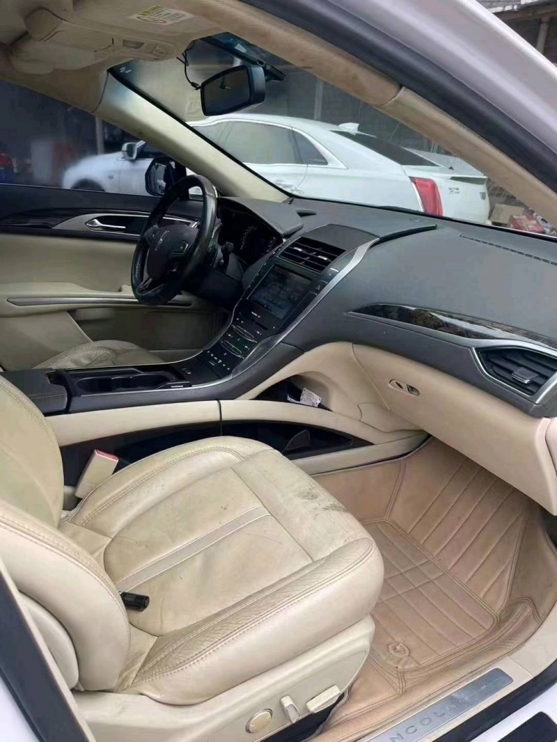 安順15年林肯MKZ7