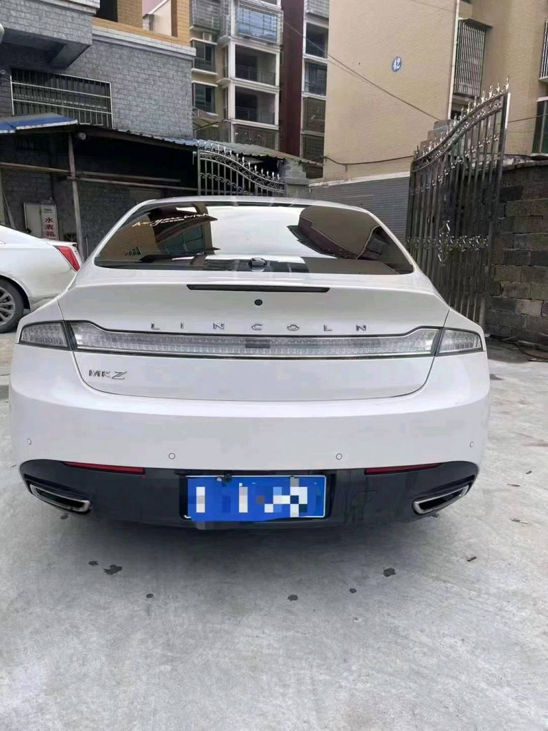 安順15年林肯MKZ9