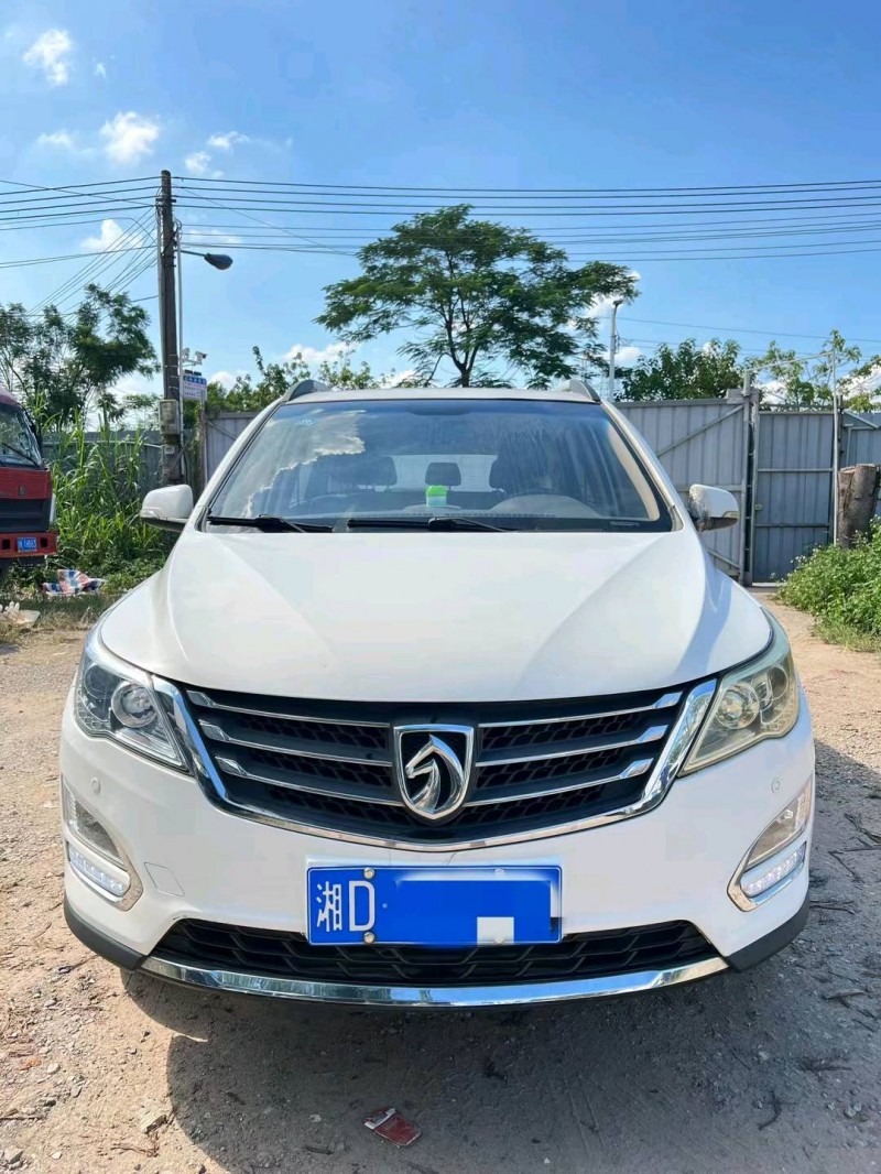 廣州16年寶駿5601