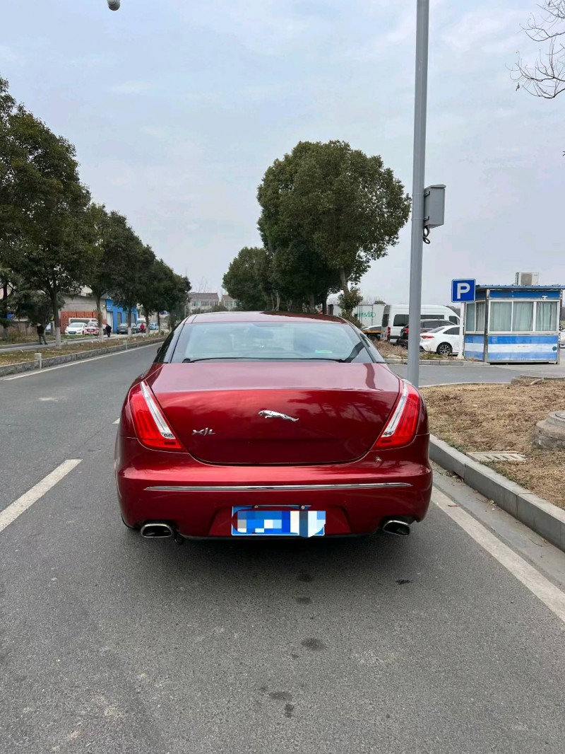常州12年捷豹XJL8