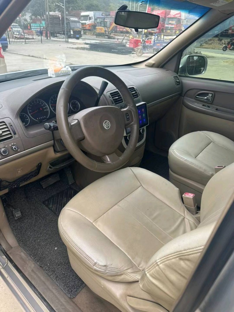 广州16年别克GL84