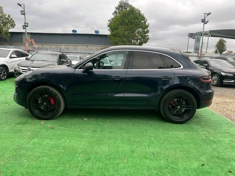 广州17年保时捷Macan8