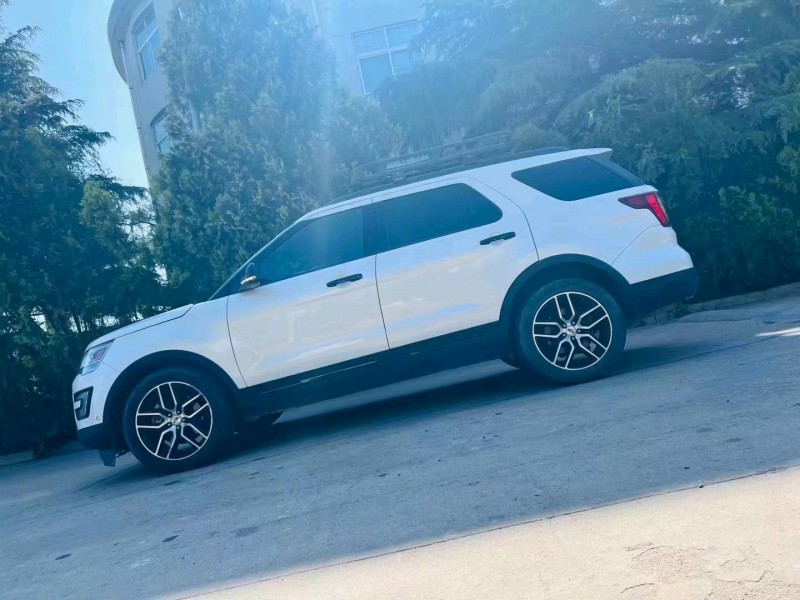 东营16年福特探险者2