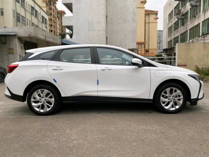 中山24年别克微蓝2