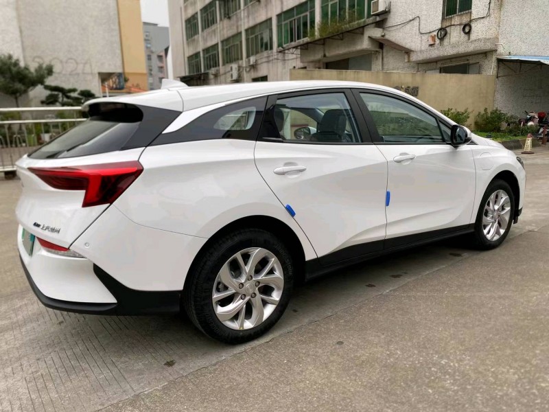 中山24年别克微蓝4