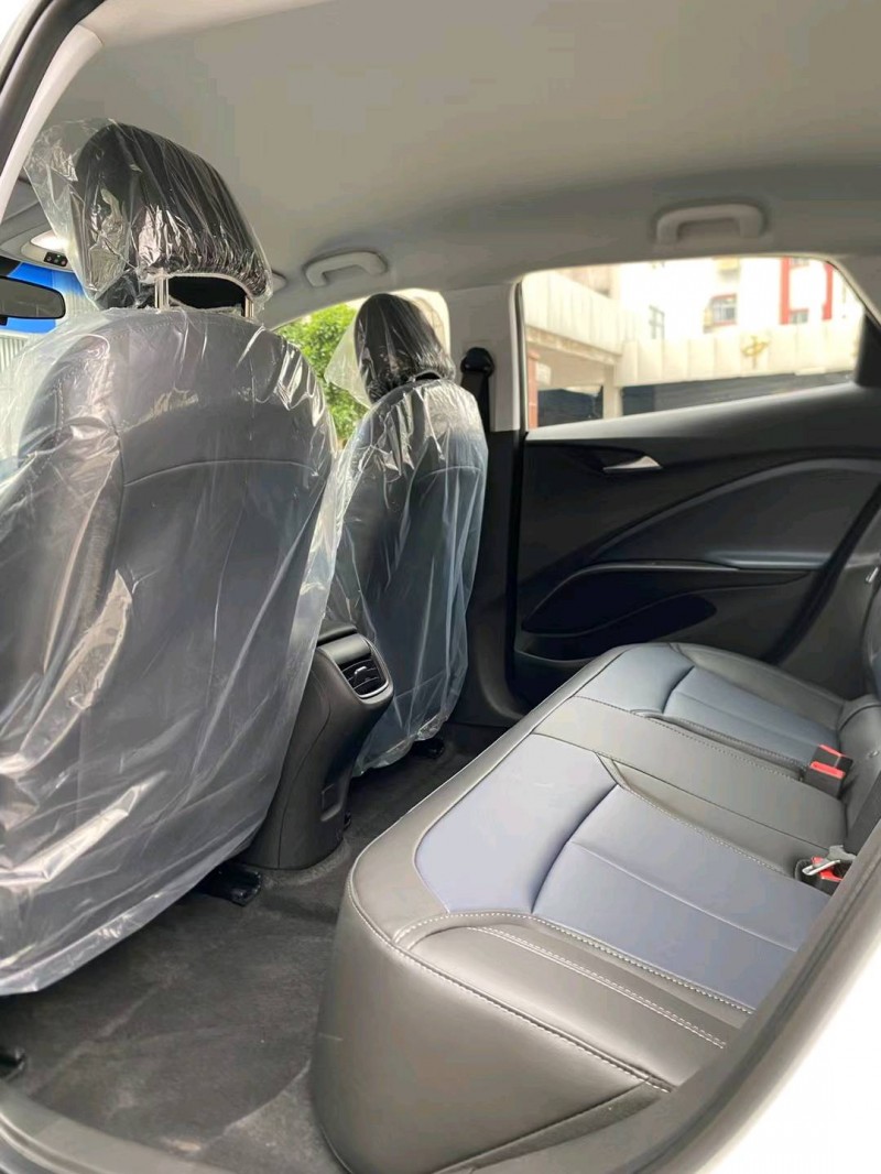 中山24年别克微蓝5