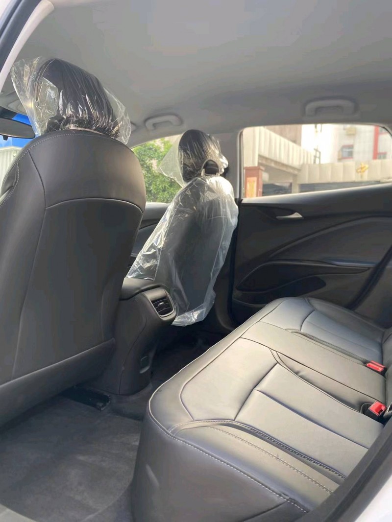 中山24年别克微蓝6