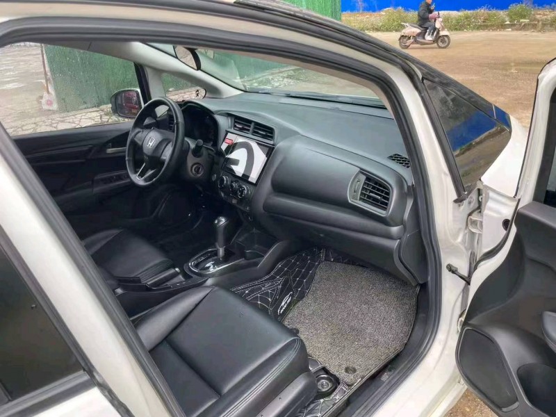 东营16年本田飞度4