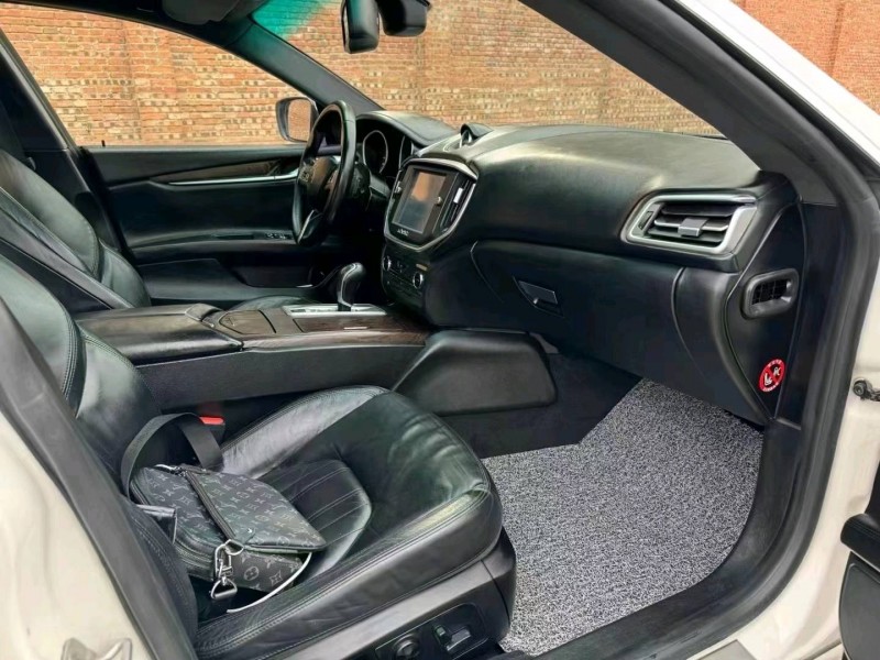 廊坊14年玛莎拉蒂Ghibli8