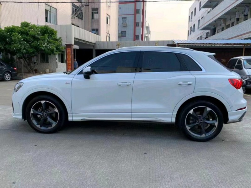 中山21年奥迪Q33