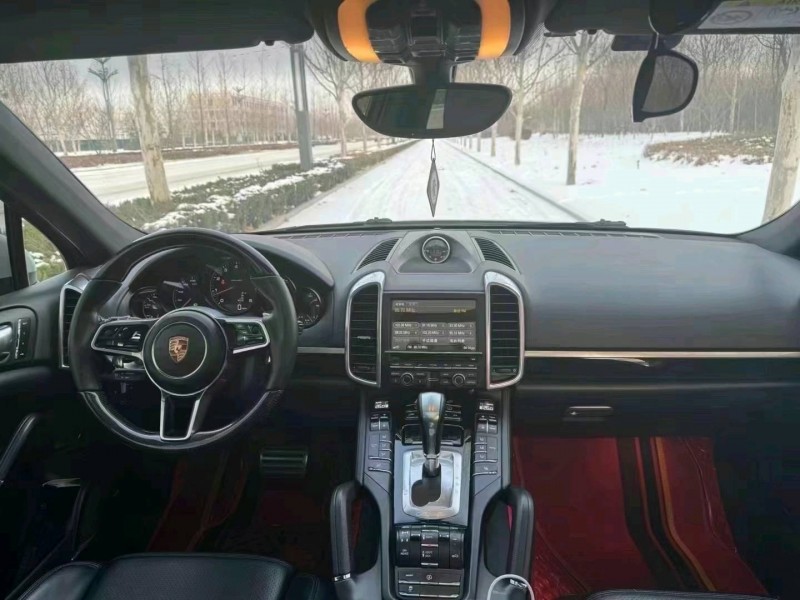 廊坊15年保时捷卡宴8