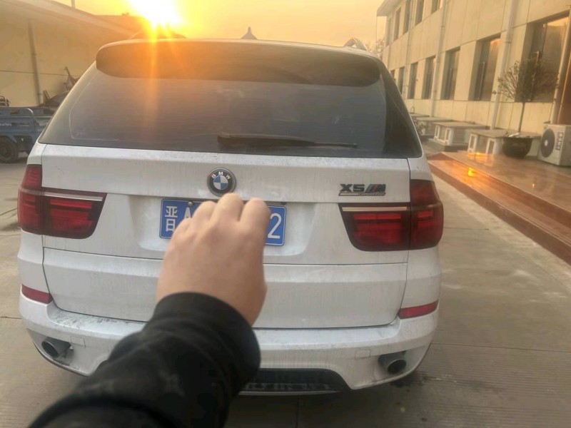 太原13年寶馬X56