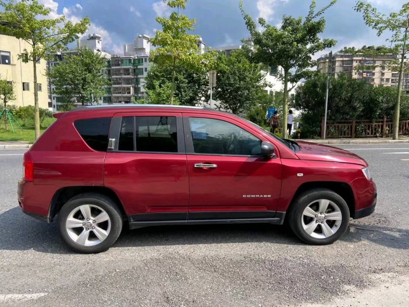 广州12年Jeep指南者9