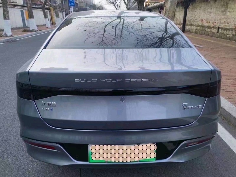 东营23年比亚迪秦8