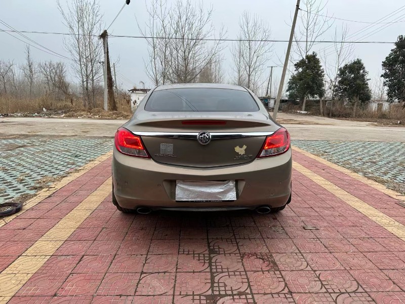 徐州13年别克君威9