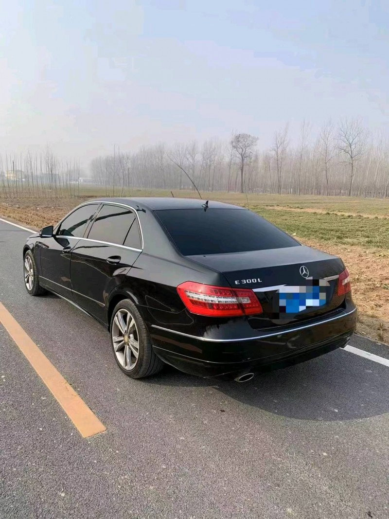 东营13年奔驰E2