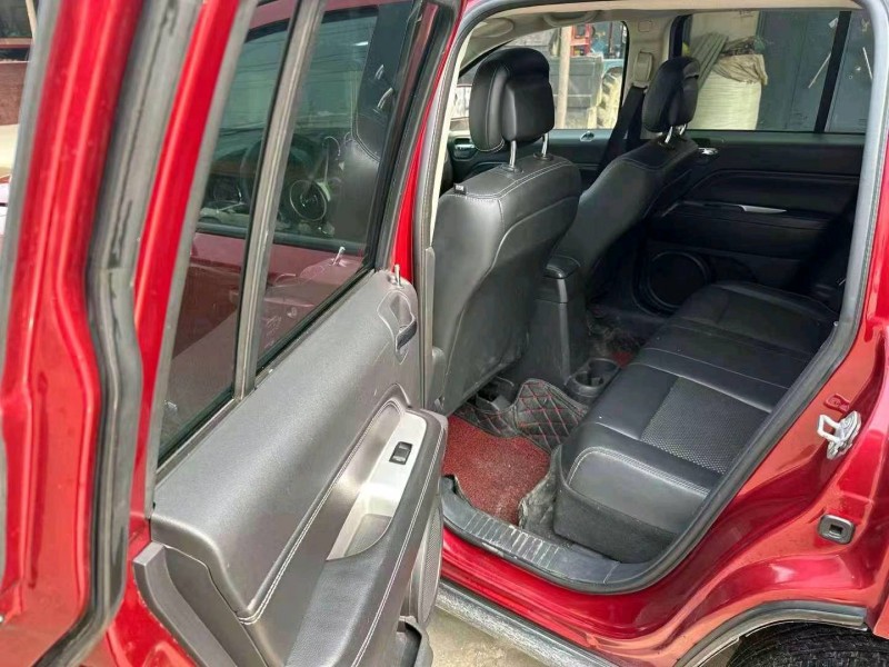 枣庄15年Jeep指南者9