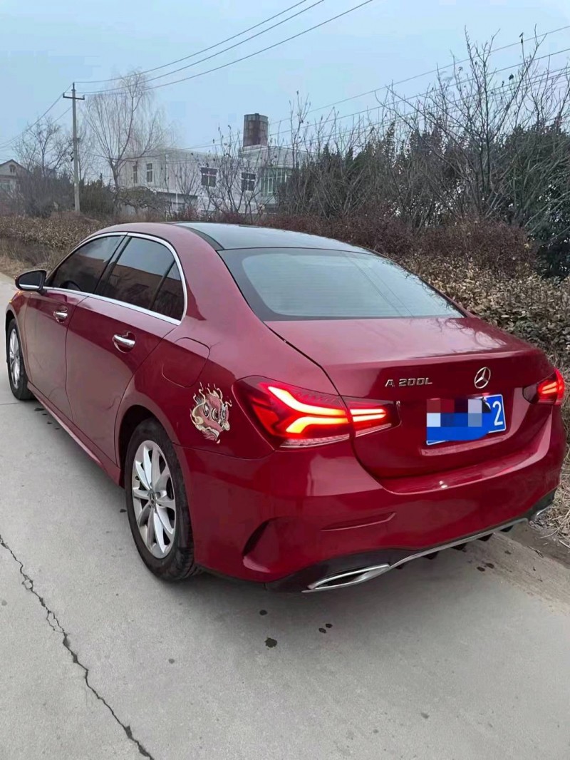 东营21年奔驰A3