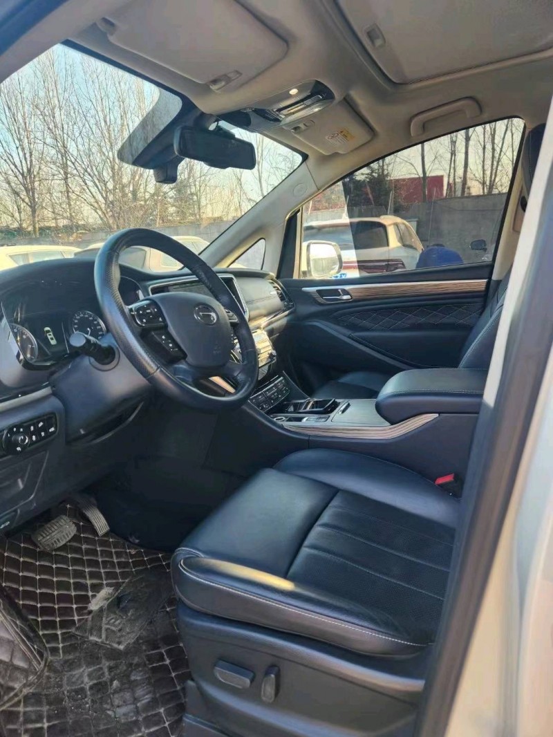 济宁20年传祺M82